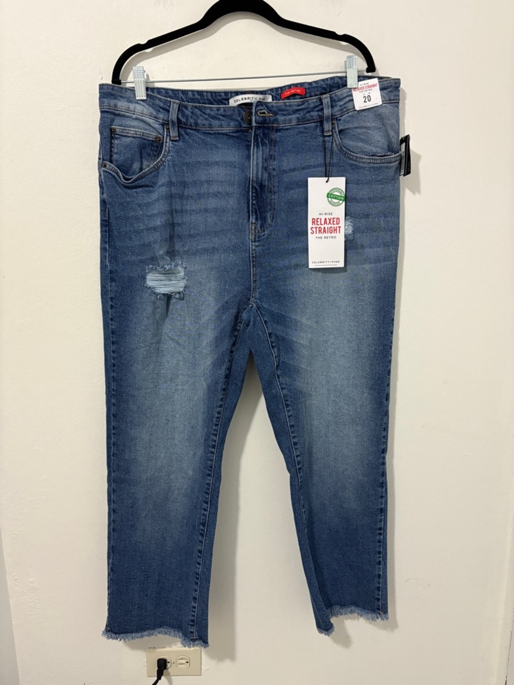 NWT Celebrity Pink The Relaxed Straight Retro Jean - size 20